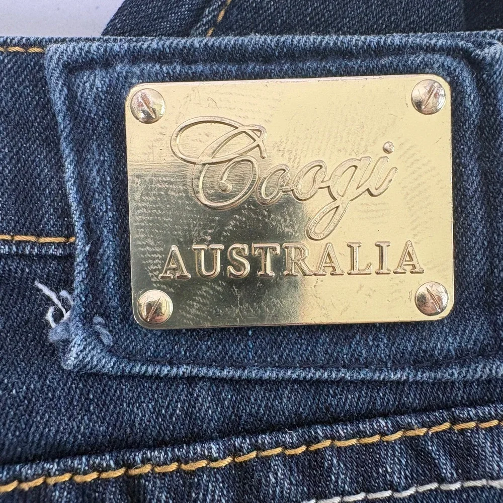 COOGI shorts features